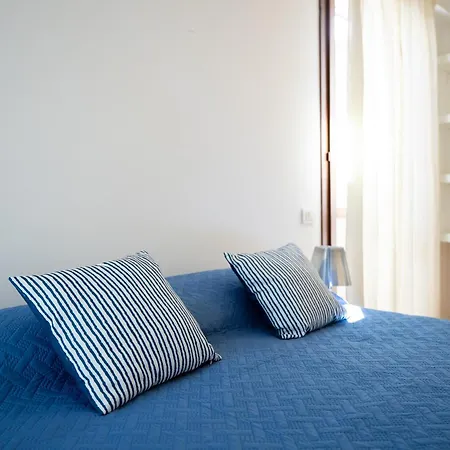 Attico La Vela Vista Mare Apartment *